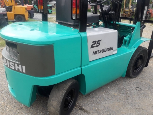 ขายรถยก MITSUBISHI FD25 F18A  เครื่องดีเซล เกียร์ธรรมดา ยกได้2.5ตัน เสา4เมตร ยางตันหน้า-หลัง รถเก่าญี่ปุ่น ติดต่อ 098-7962549