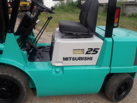 ขายรถยก MITSUBISHI FD25 F18A  เครื่องดีเซล เกียร์ธรรมดา ยกได้2.5ตัน เสา4เมตร ยางตันหน้า-หลัง รถเก่าญี่ปุ่น ติดต่อ 098-7962549