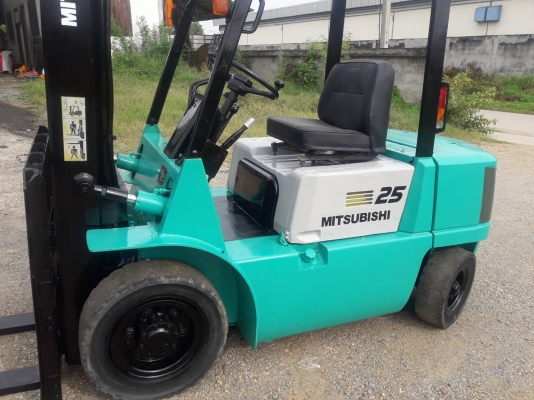 ขายรถยก MITSUBISHI FD25 F18A  เครื่องดีเซล เกียร์ธรรมดา ยกได้2.5ตัน เสา4เมตร ยางตันหน้า-หลัง รถเก่าญี่ปุ่น ติดต่อ 098-7962549