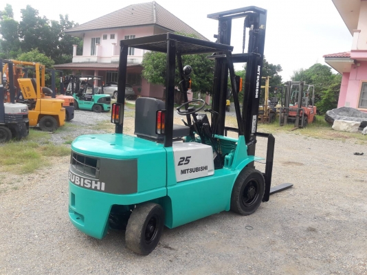 ขายรถยก MITSUBISHI FD25 F18A  เครื่องดีเซล เกียร์ธรรมดา ยกได้2.5ตัน เสา4เมตร ยางตันหน้า-หลัง รถเก่าญี่ปุ่น ติดต่อ 098-7962549