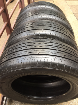 ยาง Bridgestone 215 55 17 ปี17 ดอกเต็ม ไม่มีปะ ใช้ยาว ราคาไม่แพงยาง