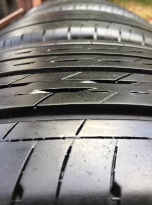 ยาง Bridgestone 215 55 17 ปี17 ดอกเต็ม ไม่มีปะ ใช้ยาว ราคาไม่แพงยาง