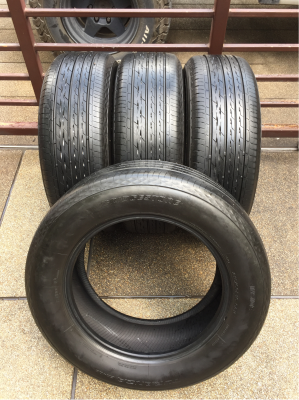 ยาง Bridgestone 215 55 17 ปี17 ดอกเต็ม ไม่มีปะ ใช้ยาว ราคาไม่แพงยาง