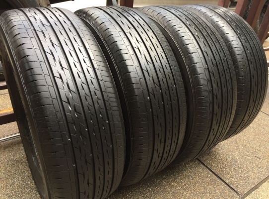 ยาง Bridgestone 215 55 17 ปี17 ดอกเต็ม ไม่มีปะ ใช้ยาว ราคาไม่แพงยาง ยาง Bridgestone 215 55 17 ปี17 ดอกเต็ม ไม่มีปะ ใช้ยาว ราคาไม่แพงยาง