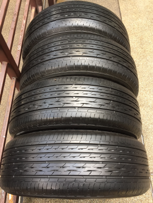 ยาง Bridgestone 215 55 17 ปี17 ดอกเต็ม ไม่มีปะ ใช้ยาว ราคาไม่แพงยาง