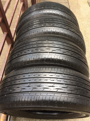 ยาง Bridgestone 215 55 17 ปี17 ดอกเต็ม ไม่มีปะ ใช้ยาว ราคาไม่แพงยาง
