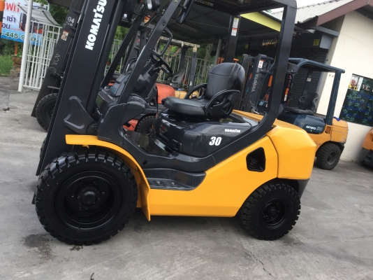 อาร์ ซี เอช โฟรคลิฟท์  ขาย โคมะสุ ขีด 17 ดีเซล 3 ตัน เสา 3 เมตร