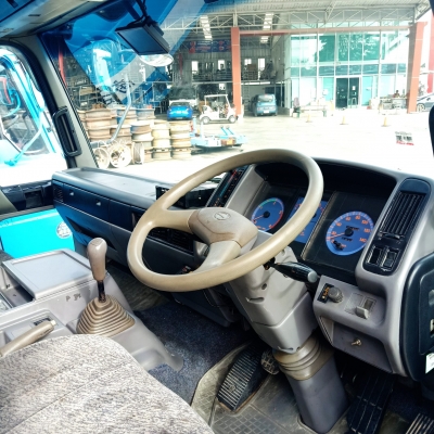 หัวเก๋ง HINO HITECH สมอกว้าง หัวญี่ปุ่นสีแจ่มๆเลยครับ ภายนอก - ภายใน จัดว่าสวยนำไปวางแทนหัวเก่าหล่อๆเลย