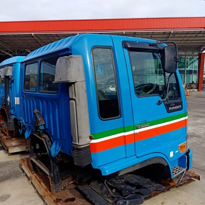 หัวเก๋ง HINO HITECH สมอกว้าง หัวญี่ปุ่นสีแจ่มๆเลยครับ ภายนอก - ภายใน จัดว่าสวยนำไปวางแทนหัวเก่าหล่อๆเลย