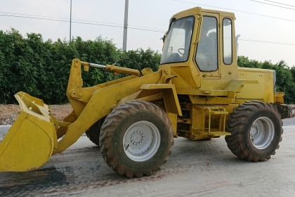 ขายรถตักล้อยาง KOMATSU WA100-3 (สภาพพร้อมใช้งาน ราคาถูกถูก) ขายรถตักล้อยาง KOMATSU WA100-3 (สภาพพร้อมใช้งาน ราคาถูกถูก)