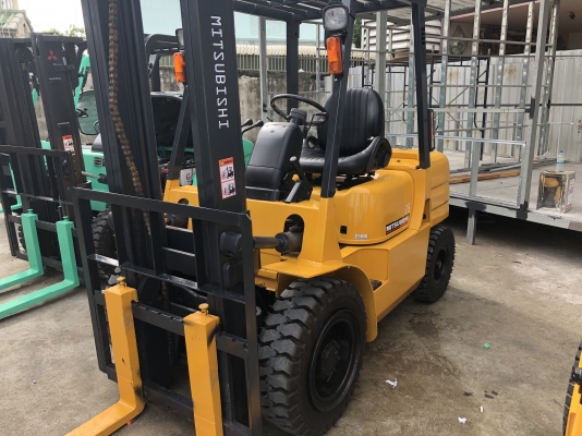 ขายด่วน  รถโฟล์คลิฟท์  Mitsubishi FD2.8
