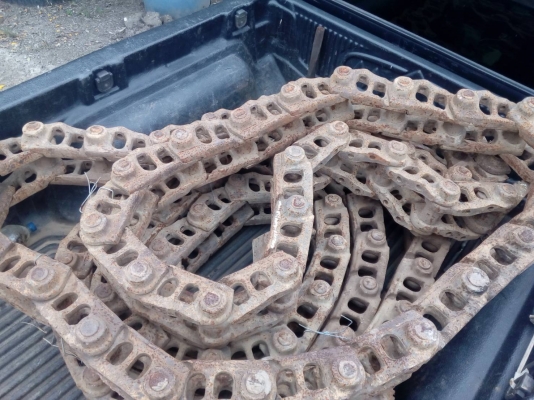ขายโซ่เปล่า รถแทรกเตอร์ CAT-D-4-H สภาพตามรูป.บู้ชน้้ำมัน ตรา CAT ขายไม่แพงครับ