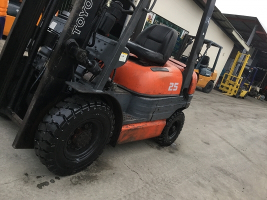 อาร์ ซี เอช โฟรคลิฟท์ ขาย โตโยต้า รุ่น 6 ดีเซล 2.5 ตัน