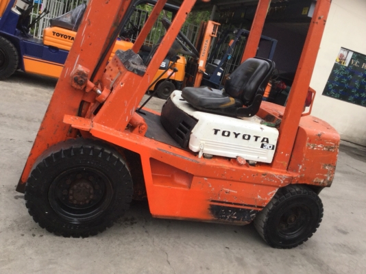อาร์ ซี เอช โฟรคลิฟท์ ขาย โตโยต้า รุ่น 4 ดีเซล 2.5 ตัน เสา 4 เมต