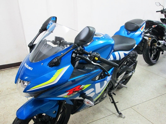 (โอนฟรี) ขาย Suzuki GSX-R 150 ไมล์ 1385 กม ปี 2017 ตัวใหม่ล่าสุด เครื่อง 150 CC (โอนฟรี) ขาย Suzuki GSX-R 150 ไมล์ 1385 กม ปี 2017 ตัวใหม่ล่าสุด เครื่อง 150 CC