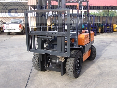 ขาย รถโฟล์คลิฟท์ TOYOTA รุ่น 5-FD30