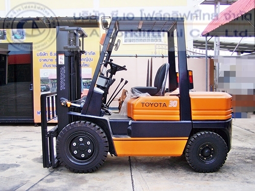 ขาย รถโฟล์คลิฟท์ TOYOTA รุ่น 5-FD30