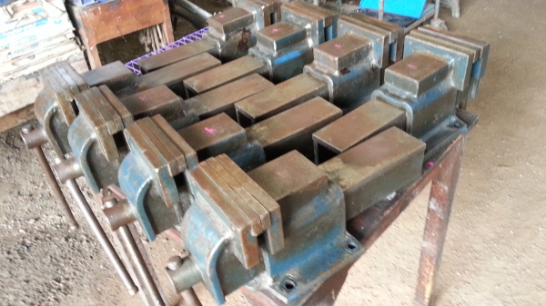 ขายปากกาไต้หวัน6นิ้วเหล็กเหนียวสภาพสวย ยกกอง 32,000 / 8ตัว