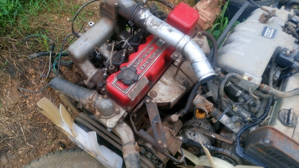 ขายเครื่องยนต์นิสสันBd25 ฝาแดงพร้อมเกียร์