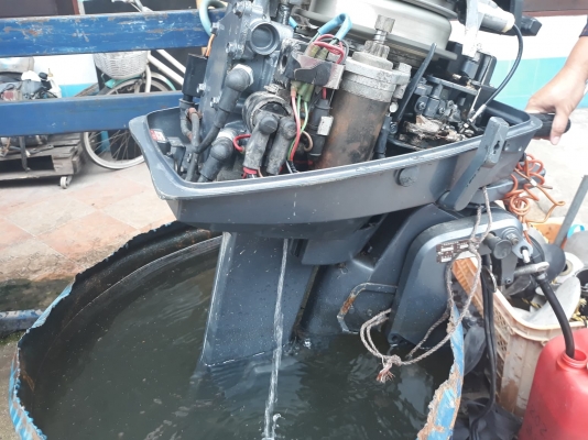 YAMAHA 8 HP 2 จังหวะ หาง21 นิ้ว สตาร์ทไฟฟ้า สภาพสวยและดี