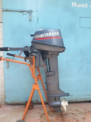 YAMAHA 8 HP 2 จังหวะ หาง21 นิ้ว สตาร์ทไฟฟ้า สภาพสวยและดี