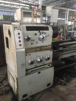 ขายเครื่องกลึง10 ฟุต นิ้วมิลในตัว รู 3 นิ้วพร้อมใช้ราคาเบาๆๆครับ