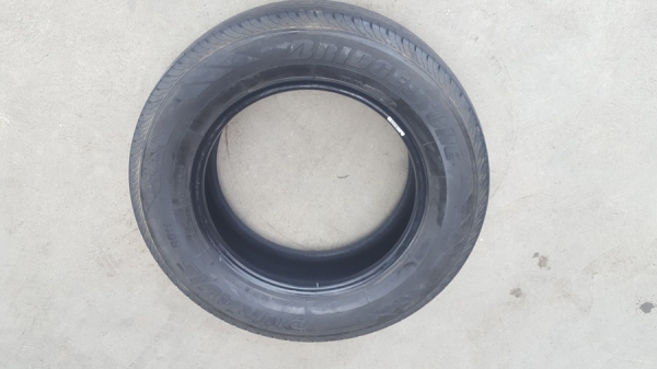 ขายยาง\% 215/70/16 ปี 17 BRIDGESTONE R611 2 เส้น ขายยาง\% 215/70/16 ปี 17 BRIDGESTONE R611 2 เส้น