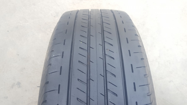 ขายยาง\% 215/70/16 ปี 17 BRIDGESTONE R611 2 เส้น ขายยาง\% 215/70/16 ปี 17 BRIDGESTONE R611 2 เส้น