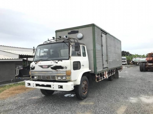 ขาย 275,000 บาท HINO FF177 ตู้ 3 บาน ยาว 7.2 เมตร เครื่อง EH700-168 แรง หัวบาง ยางดี คัสชีสวย เอกสารเล่มทะเบียน  รถอยู่  นครปฐม โทร 0610710295  สนใจ รายการสินค้า อื่นๆ ที่ เว็ปไชค์ Truck2Hand  https://www.truck2hand.com/index.php?actions=content/search&am