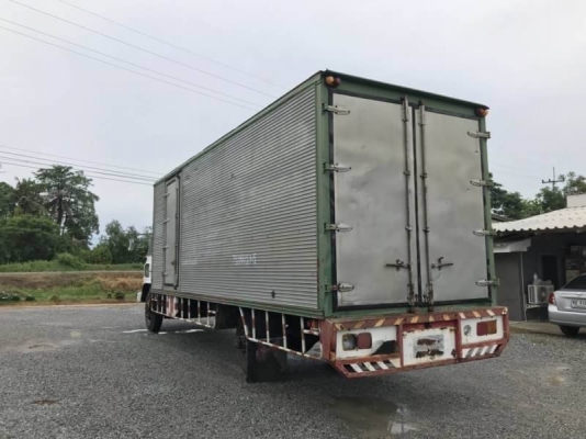 ขาย 275,000 บาท HINO FF177 ตู้ 3 บาน ยาว 7.2 เมตร เครื่อง EH700-168 แรง หัวบาง ยางดี คัสชีสวย เอกสารเล่มทะเบียน  รถอยู่  นครปฐม โทร 0610710295  สนใจ รายการสินค้า อื่นๆ ที่ เว็ปไชค์ Truck2Hand  https://www.truck2hand.com/index.php?actions=content/search&am
