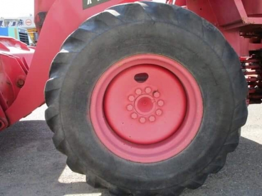 ขายรถตักล้อยาง CATERPILLAR 910F ขั่วโมงน้อย นำเข้าจากญี่ปุ่นพร้อมใช้ครับ สนใจติดต่อ 063-9316985 ID LINE : 0639316985