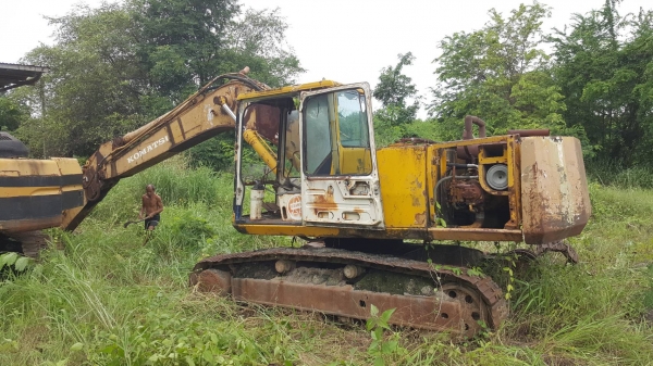 ขายถูกตามสภาพ แบคโฮ KOMATSU PC200-5 คอนโทรลยาว เครื่อง 6BD1 เทอร์โบ ปั้มเดิม ช่วงล่างต้องเช็คใหม่ เอกสารใบซื้อขาย