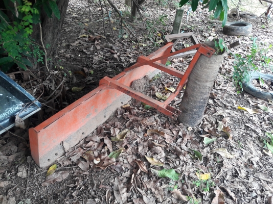 ขอขายใบดึงหลังรถไถความกว้าง2.20 เมตร ราคา 6,500 สนใจสอบถามได้ครับ 0819717099 ผอ.ภัทรพงษ์