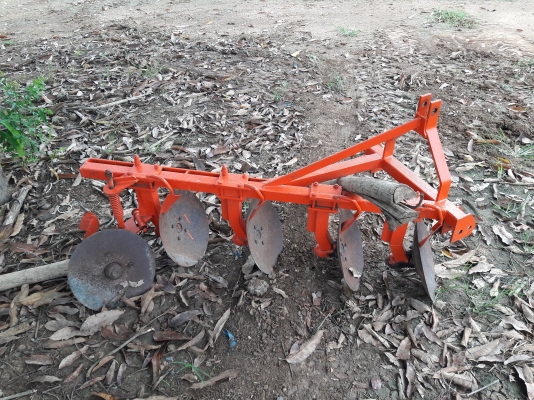 ขายผาน4  ราคา6,500 ใส่รถไถ 15 - 32แรง สนใจสอบถามได้ครับ 0819717099 ผอ.ภัทรพงษ์