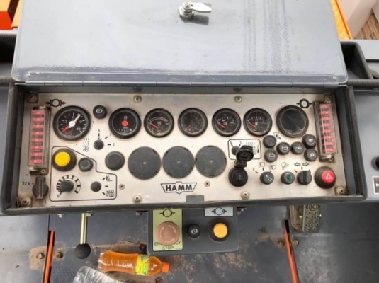 ขาย 1,580,000 รถบดล้อยาง 8 ล้อ  HAMM GRW15 ปี 2016 ทำงาน 371 ชั่วโมง สภาพใหม่กิฟ สวยสุดยอด PM 2,500 ชั่วโมง เอกสารเล่มทะเบียน  รถอยู่  อุดรธานี  โทร 0610710295  สนใจ รายการสินค้า อื่นๆ ที่ เว็ปไชค์ Truck2Hand  https://www.truck2hand.com/index.php?actions=