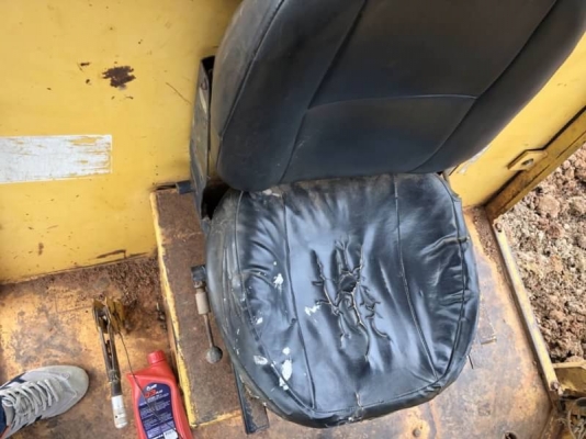 ขาย 395,000 รถบด 10 ตัน DYNAPAC CA25-II  ( 2 เพลา ) 2 เปลือก หนามหุ้มเรียบ  ถอดออกไว้ เฟืองปลายมอเตอร์แตก) เครื่อง คามินท์ (Turbo เสีย) ระบบสั่นสะเทือนพร้อมใช้งาน เอกสารเล่มทะเบียน  รถอยู่  อุดรธานี  โทร 0610710295  สนใจ รายการสินค้า อื่นๆ ที่ เว็ปไชค์ Tr