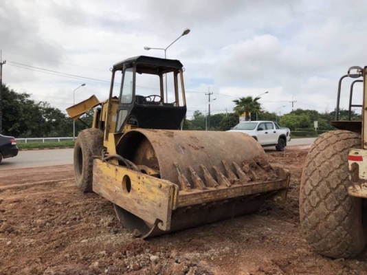 ขาย 395,000 รถบด 10 ตัน DYNAPAC CA25-II  ( 2 เพลา ) 2 เปลือก หนามหุ้มเรียบ  ถอดออกไว้ เฟืองปลายมอเตอร์แตก) เครื่อง คามินท์ (Turbo เสีย) ระบบสั่นสะเทือนพร้อมใช้งาน เอกสารเล่มทะเบียน  รถอยู่  อุดรธานี  โทร 0610710295  สนใจ รายการสินค้า อื่นๆ ที่ เว็ปไชค์ Tr