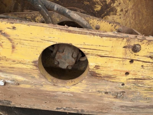 ขาย 395,000 รถบด 10 ตัน DYNAPAC CA25-II  ( 2 เพลา ) 2 เปลือก หนามหุ้มเรียบ  ถอดออกไว้ เฟืองปลายมอเตอร์แตก) เครื่อง คามินท์ (Turbo เสีย) ระบบสั่นสะเทือนพร้อมใช้งาน เอกสารเล่มทะเบียน  รถอยู่  อุดรธานี  โทร 0610710295  สนใจ รายการสินค้า อื่นๆ ที่ เว็ปไชค์ Tr