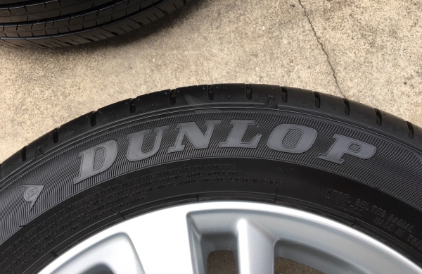 ล้อแม็ก Toyota Yaris Ativ ขอบ 15 พร้อมยาง Dunlop 185-60-15 ปลายปี 17 แม็กสวย ดอกเต็ม
