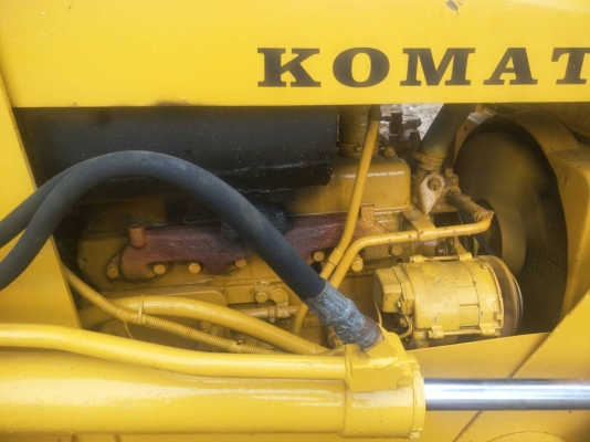 ขายรถแทรคเตอร์ KOMATSU D20P-5 ตีนเป็ด สไลด์ใบมีดได้ ราคา 195000