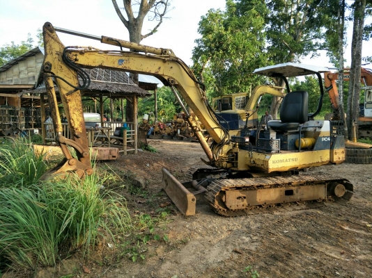 ขายรถแบคโฮ KOMATSU PC40-6 ราคา 200000