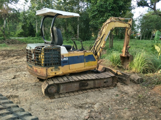 ขายรถแบคโฮ KOMATSU PC40-6 ราคา 200000