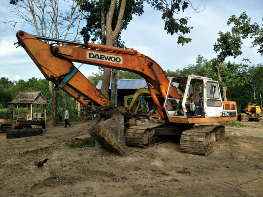 ขายรถแบคโฮ DAEWOO DH220LC ราคา 350000