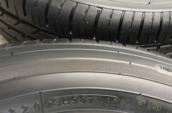 ยางป้ายแดง 205-60-16 TOYO ปี 18 ดอกยางเต็มๆ มีตุ่ม เส้นสีชัด ยางป้ายแดง 205-60-16 TOYO ปี 18 ดอกยางเต็มๆ มีตุ่ม เส้นสีชัด