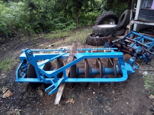 ขายผาน7 ฃ่วง10นิ้ว บัวไหญ่ เก่ามาก ใช้งานใด้อยู๋นะ