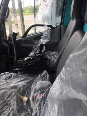 หัวรถ hino ดูโทร่ 300 ถอดบัส