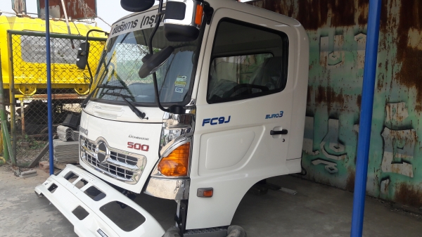 หัวรถยี่ห้อ hino  รุ่น เมก้า 500 fc9j ถอดบัส