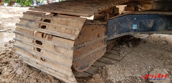 ขายรถแบคโฮ HITACHI ZX200-5G ใช้งาน 9 พันชั่วโมง กล้องหลัง สภาพเทพบุตร