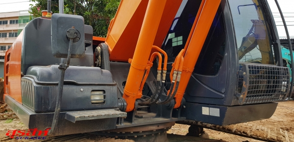 ขายรถแบคโฮ HITACHI ZX200-5G ใช้งาน 9 พันชั่วโมง กล้องหลัง สภาพเทพบุตร