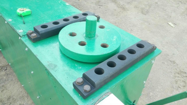 เครื่องตัดและดัดเหล็กเส้น2in1_BERGIN ตัดและดัดเหล็ก 28 mm